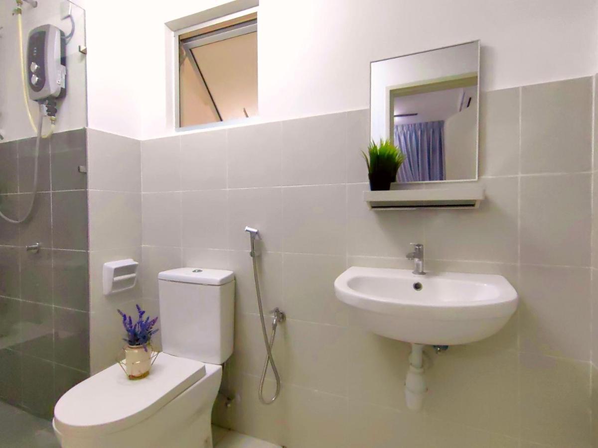 Alanis Residence 7 Pax @ Sepang Klia Kota Warisan Экстерьер фото