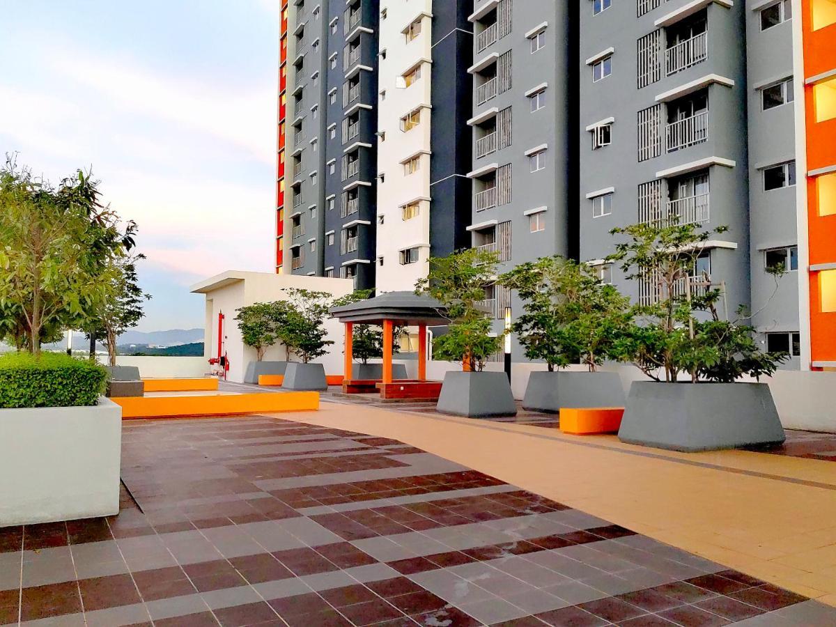 Alanis Residence 7 Pax @ Sepang Klia Kota Warisan Экстерьер фото