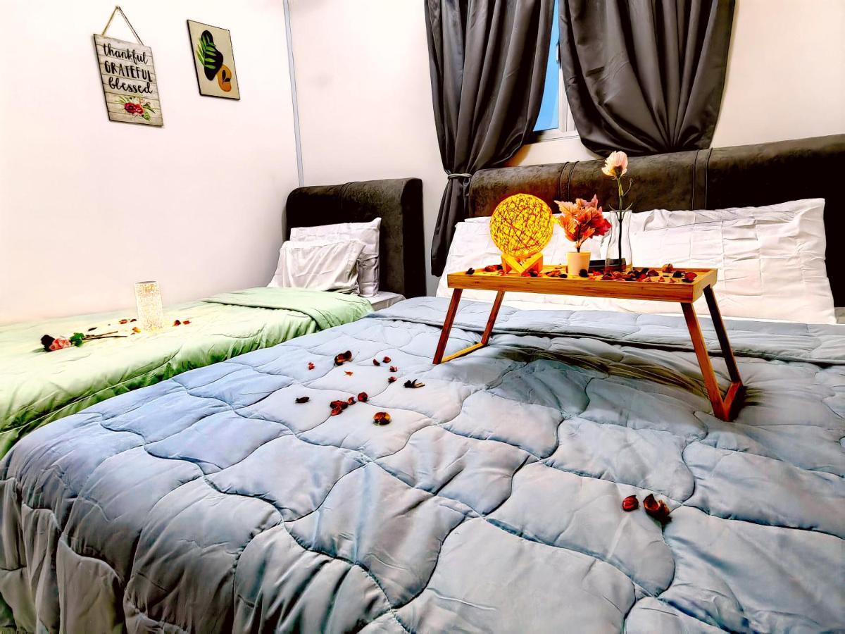 Alanis Residence 7 Pax @ Sepang Klia Kota Warisan Экстерьер фото