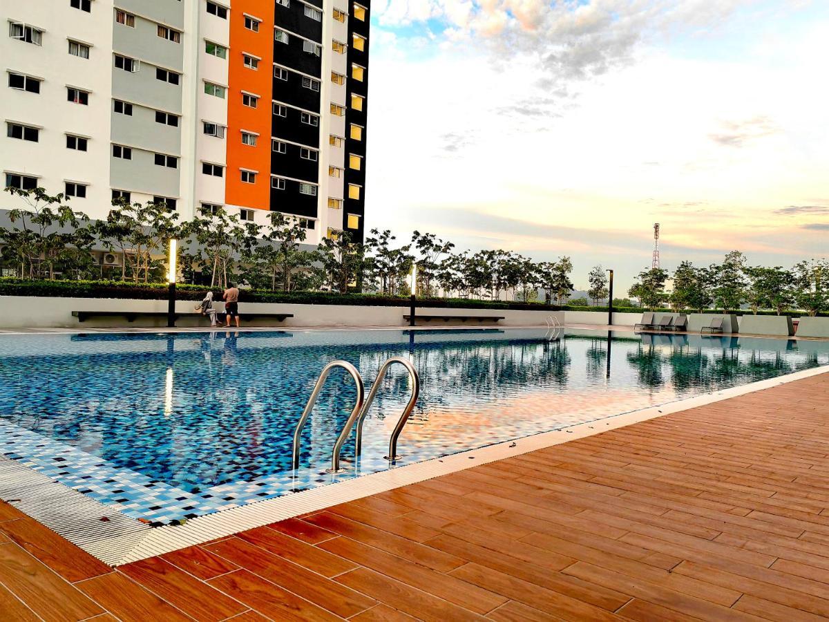 Alanis Residence 7 Pax @ Sepang Klia Kota Warisan Экстерьер фото