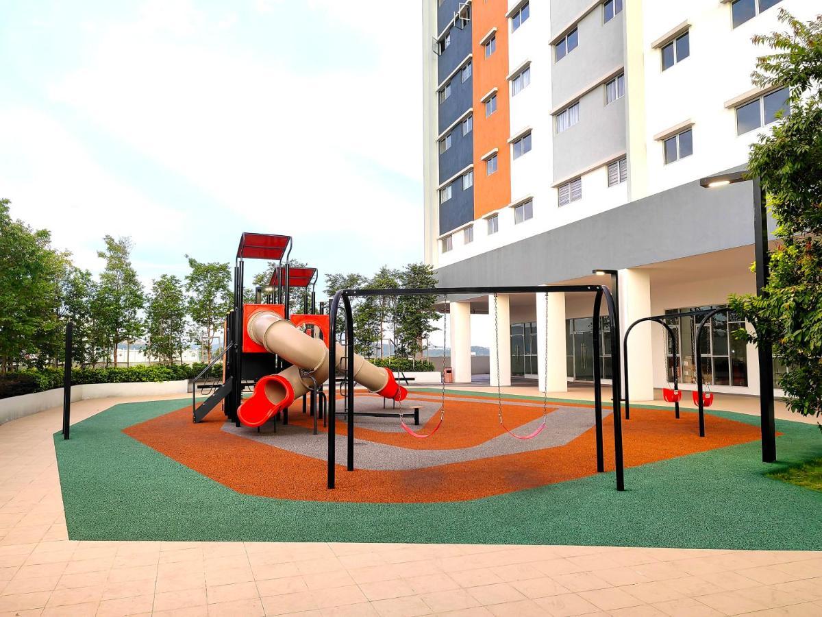 Alanis Residence 7 Pax @ Sepang Klia Kota Warisan Экстерьер фото