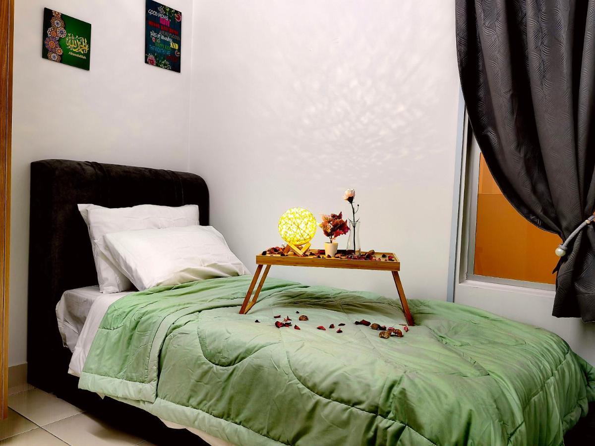 Alanis Residence 7 Pax @ Sepang Klia Kota Warisan Экстерьер фото
